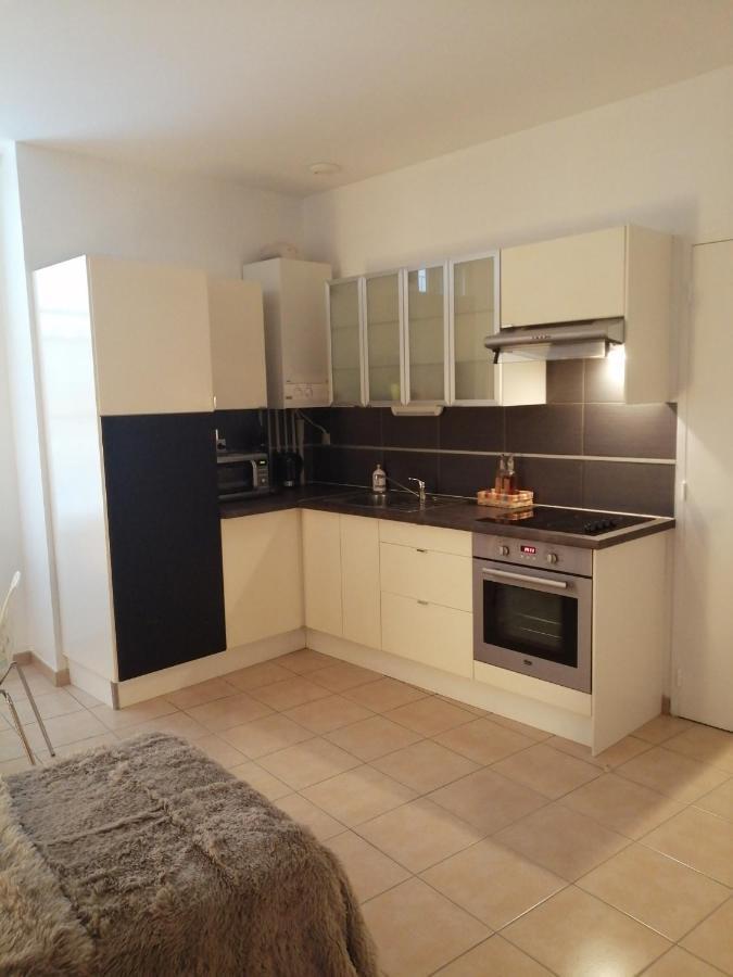 Studio Dans Vieux Magasin 1800 Appartement Sedan Buitenkant foto